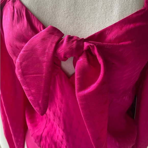 nwt EXPRESS satin jacquard tie front blouse shirt bodysuit in neon pink berry - Picture 8 of 8